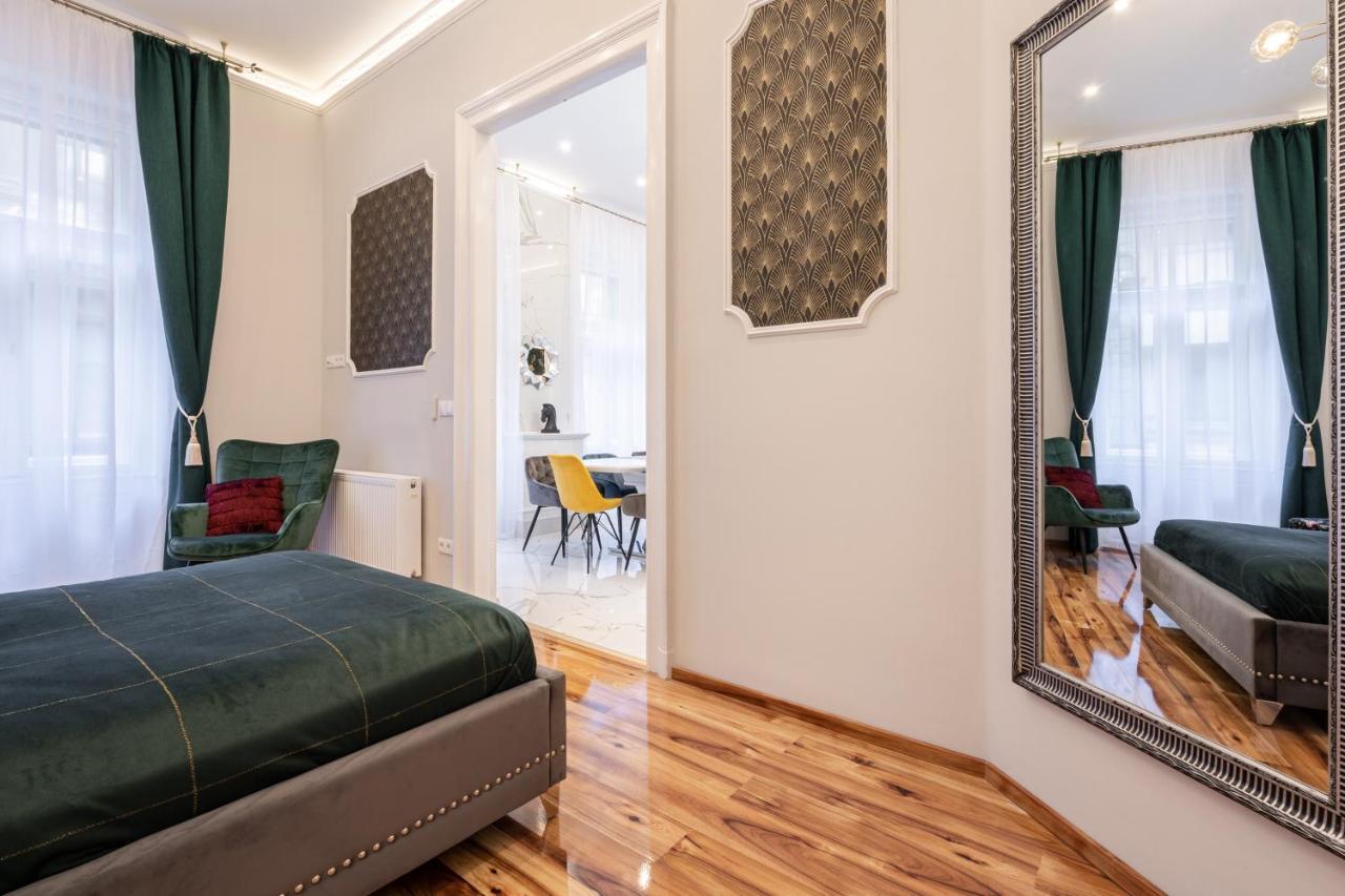 Premium Art Deco Apartment At Broadway // 4Bdr & 3Br Budapest Extérieur photo