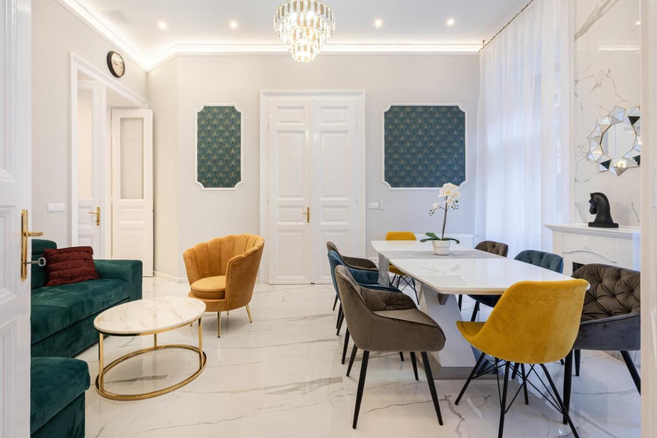 Premium Art Deco Apartment At Broadway // 4Bdr & 3Br Budapest Extérieur photo