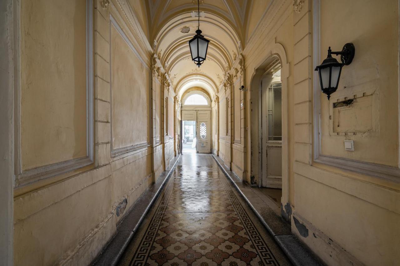 Premium Art Deco Apartment At Broadway // 4Bdr & 3Br Budapest Extérieur photo