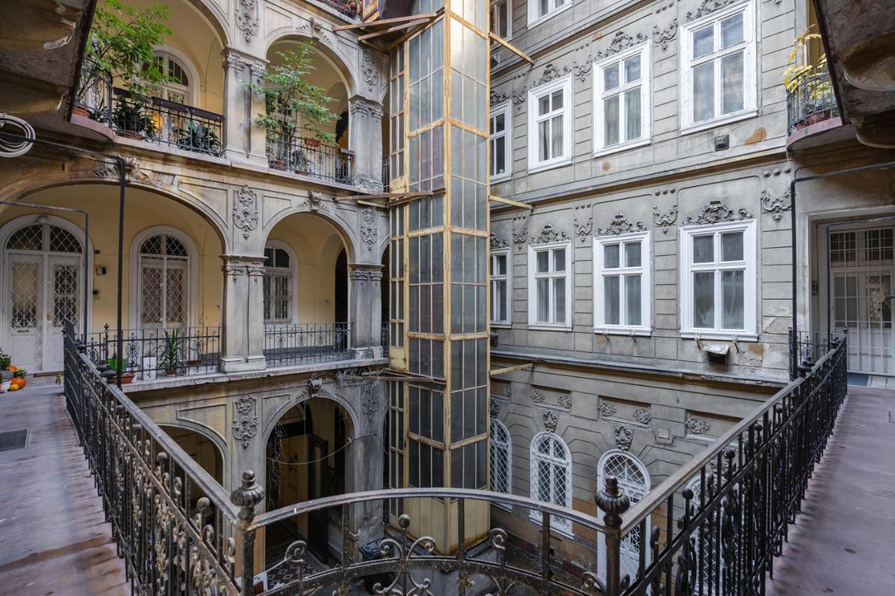 Premium Art Deco Apartment At Broadway // 4Bdr & 3Br Budapest Extérieur photo